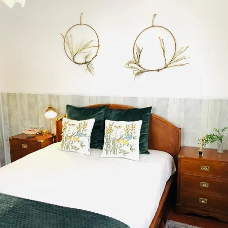 Vakantiehuis Casa Da Varzea-casa Relaxante Com Piscina Partilhada